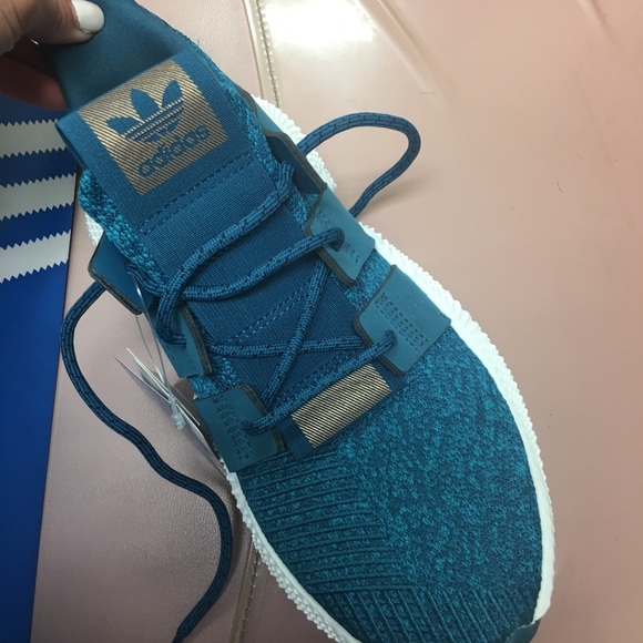 Shoes - Picture 2 of 6